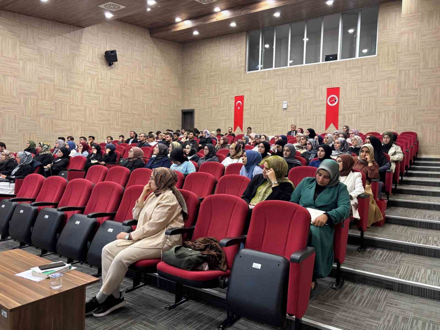 kastamonu-universitesi-ilahiyat-fakultesinde-acilis-dersi-filistin-ve-gazze