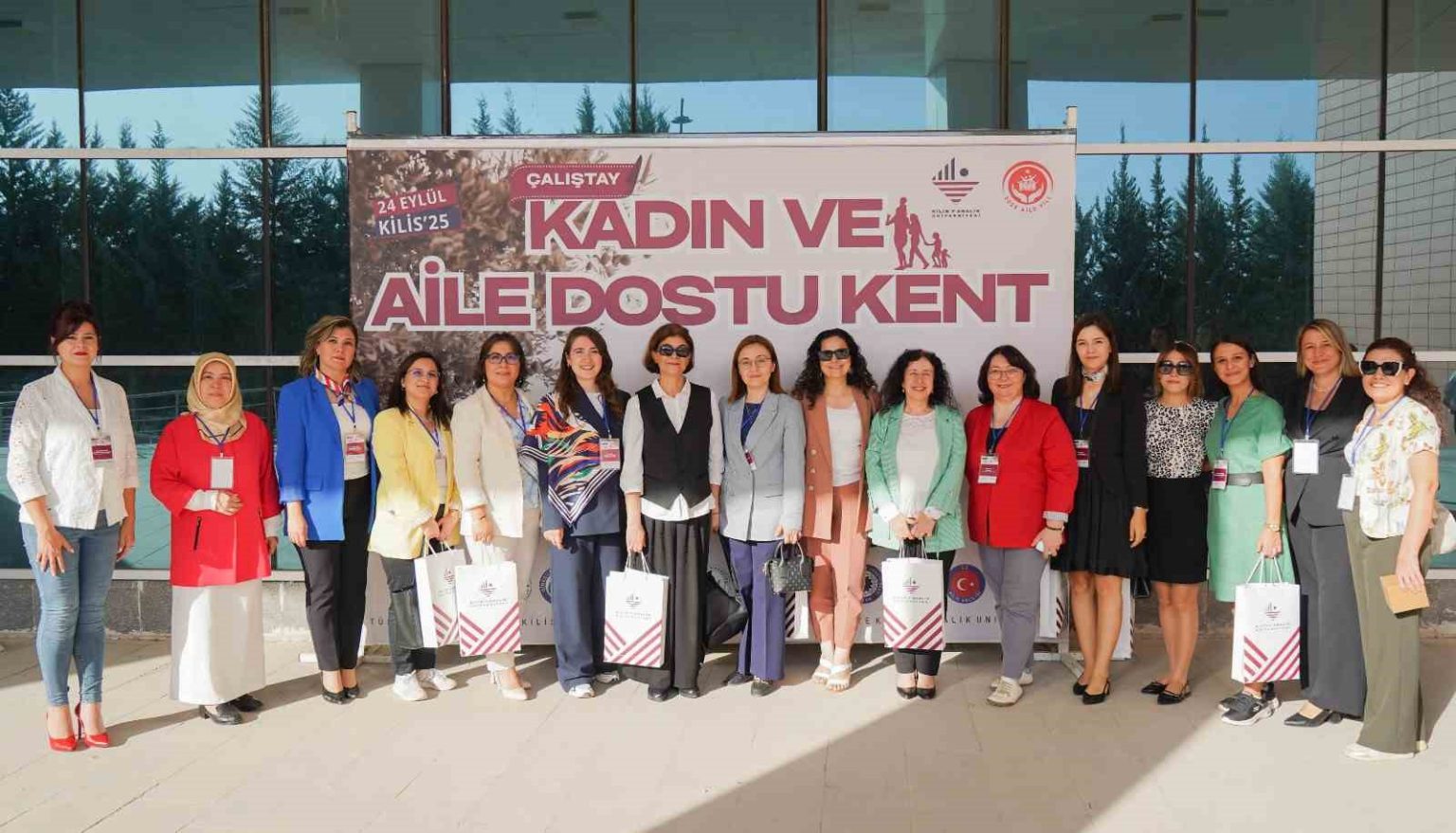 kilis-7-aralik-universitesi-kadin-ve-aile-dostu-kent-calistayina-ev-sahipligi-yapti