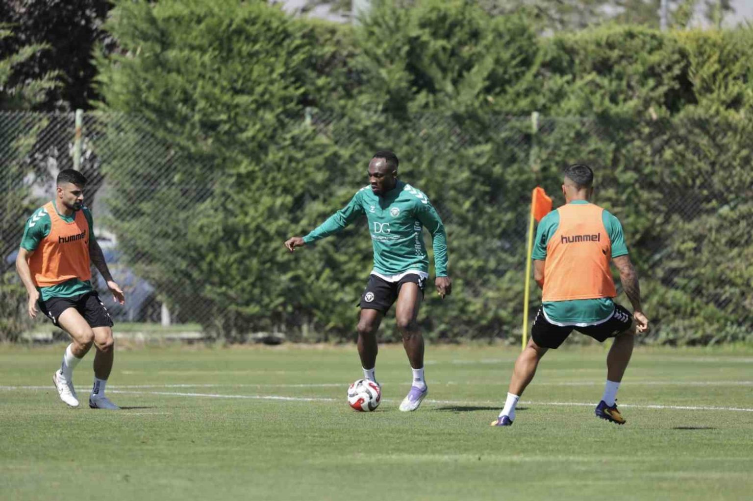 konyaspor-rams-basaksehir-macinin-hazirliklarina-devam-etti