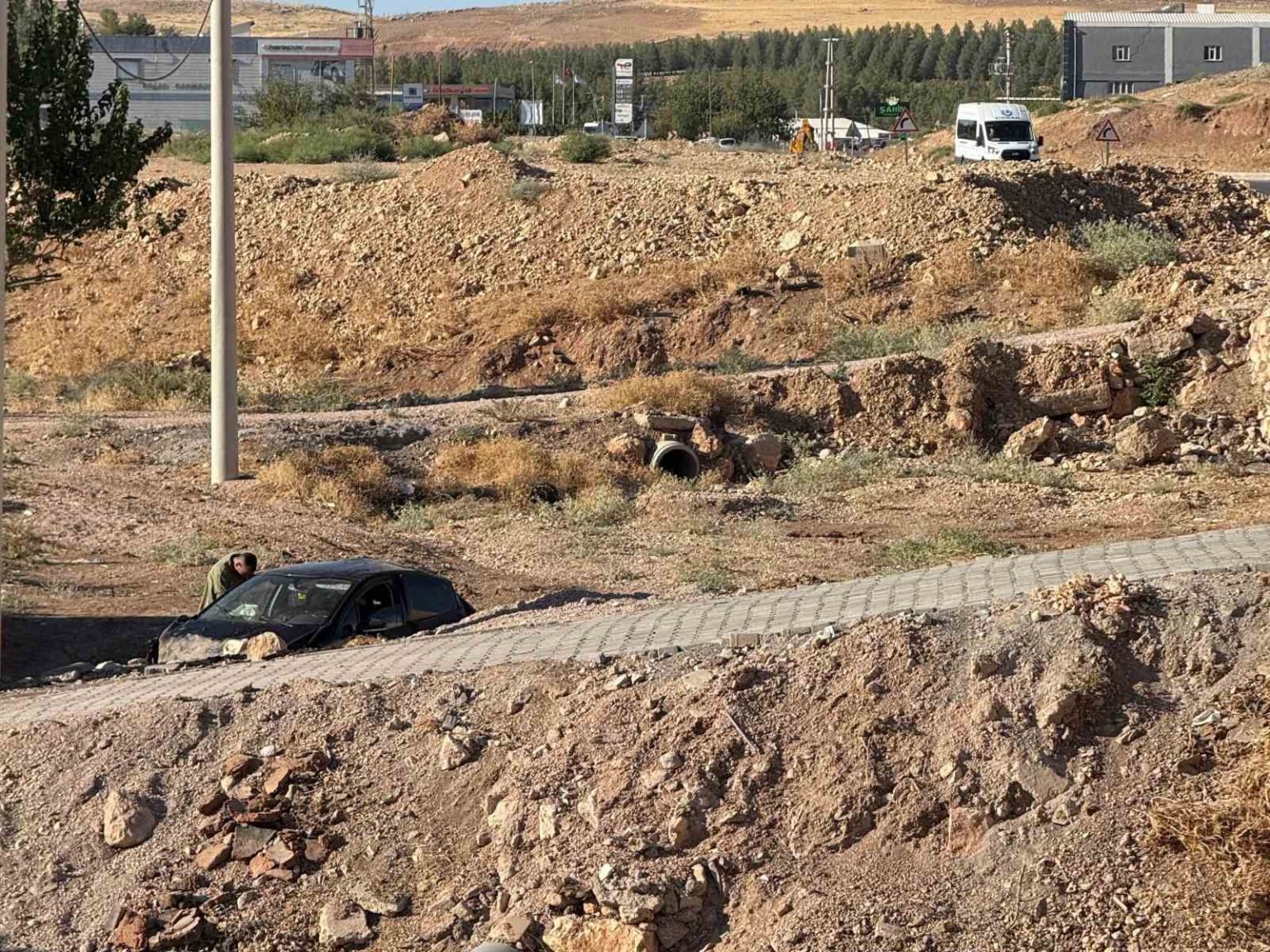 kurtalanda-otomobil-sarampole-yuvarlandi-1-yarali