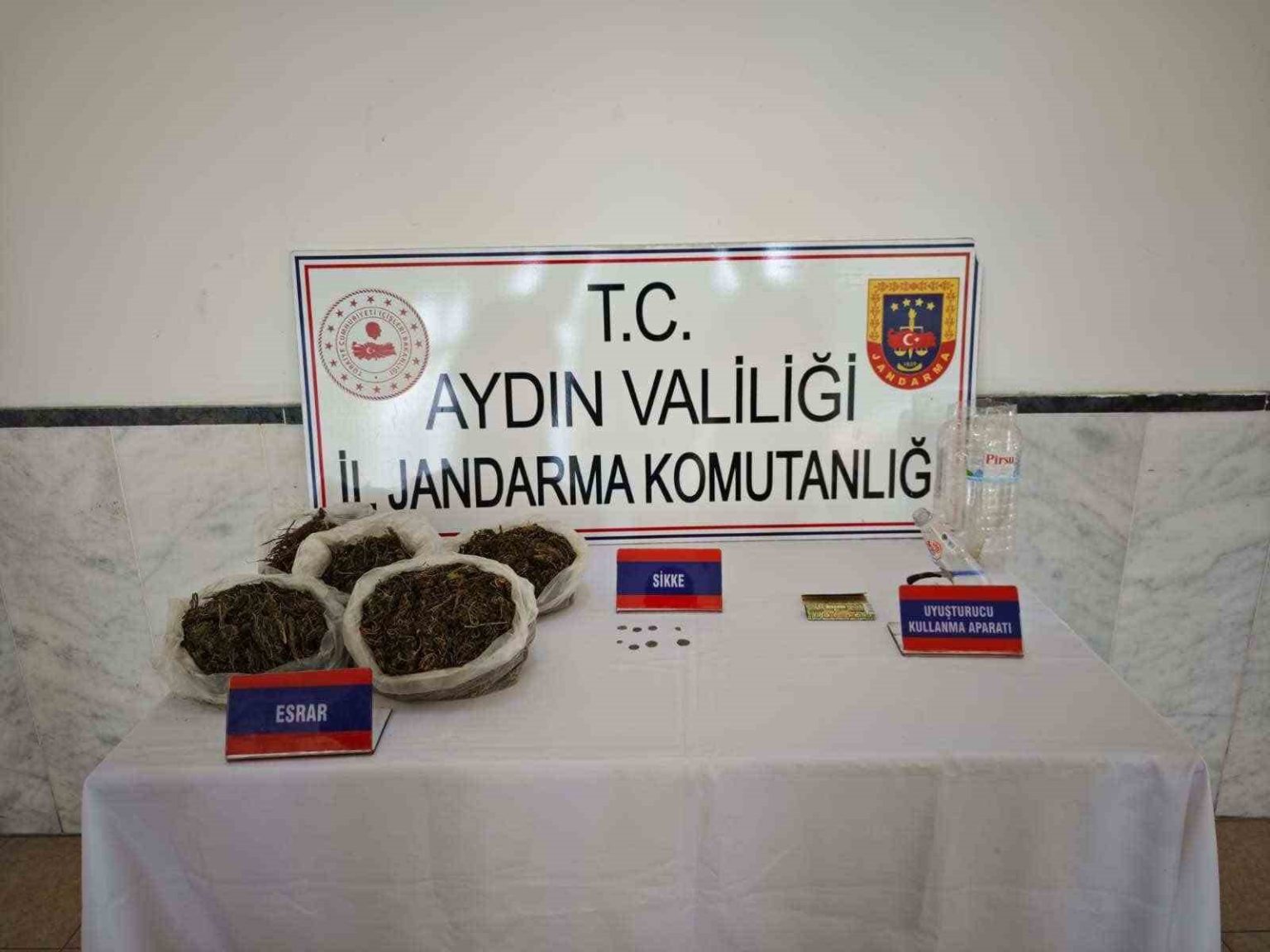 kuyucakta-uyusturucu-madde-ele-gecirildi