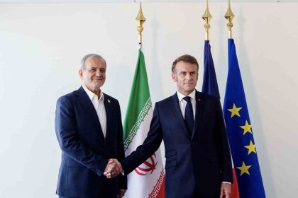 macron-iran-cumhurbaskani-pezeskiyan-ile-gorustu