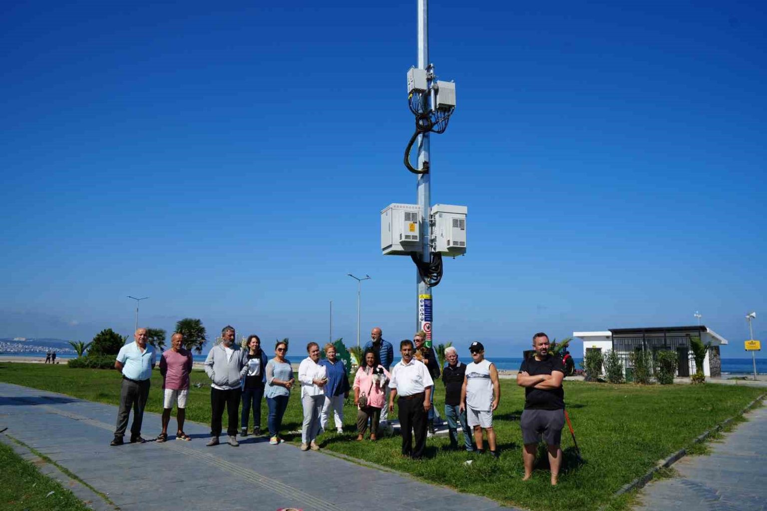 mahalleli-baz-istasyonunun-tasinmasini-istiyor