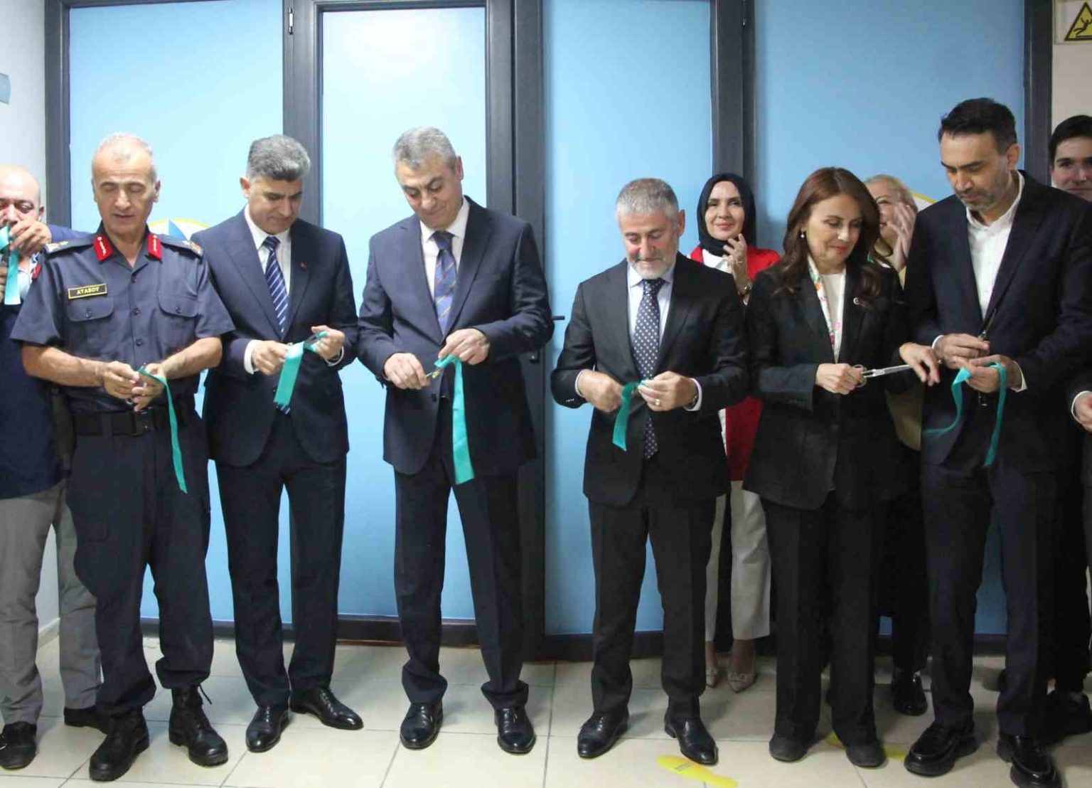 mersinde-akdeniz-bilgi-limani-kutuphanesi-acildi