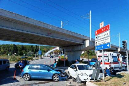 otomobiller-carpisti-4-yarali