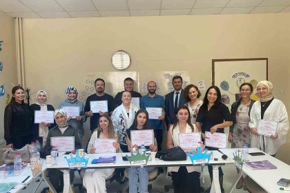 saglik-calisanlarina-yonelik-egitimler-devam-ediyor