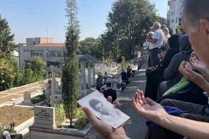 sanat-gunesi-vefatinin-29uncu-yilinda-mezari-basinda-anildi