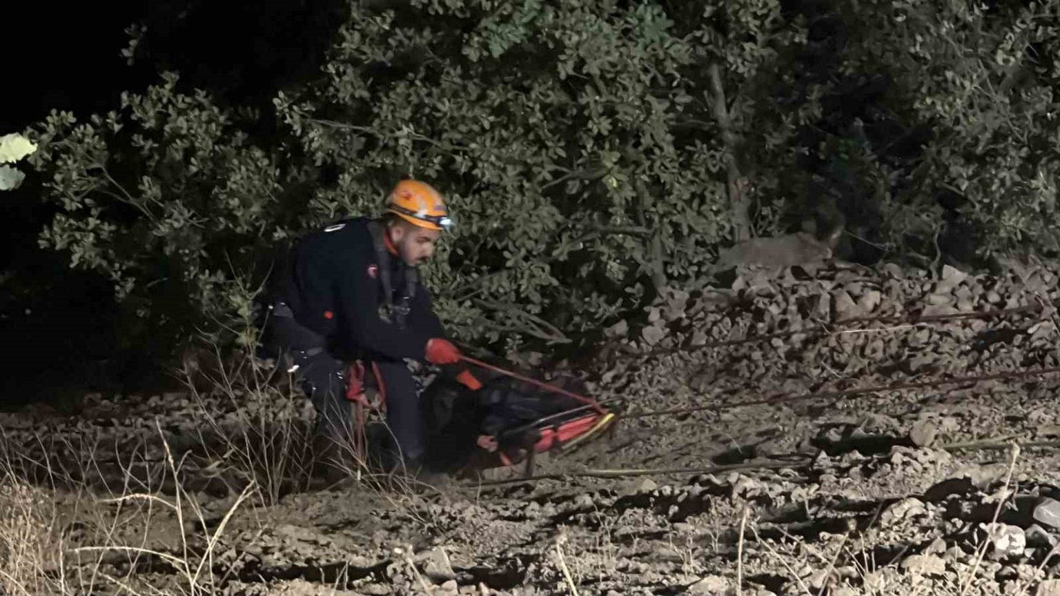 sivasta-feci-kazada-hayatini-kaybeden-4-kisinin-cesetleri-guclukle-cikartildi