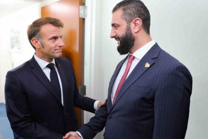 suriye-devlet-baskani-es-sara-fransa-cumhurbaskani-macron-ile-gorustu