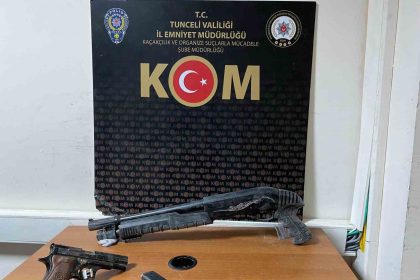 tuncelide-topraga-gomulu-halde-silah-ve-uyusturucu-madde-ele-gecirildi