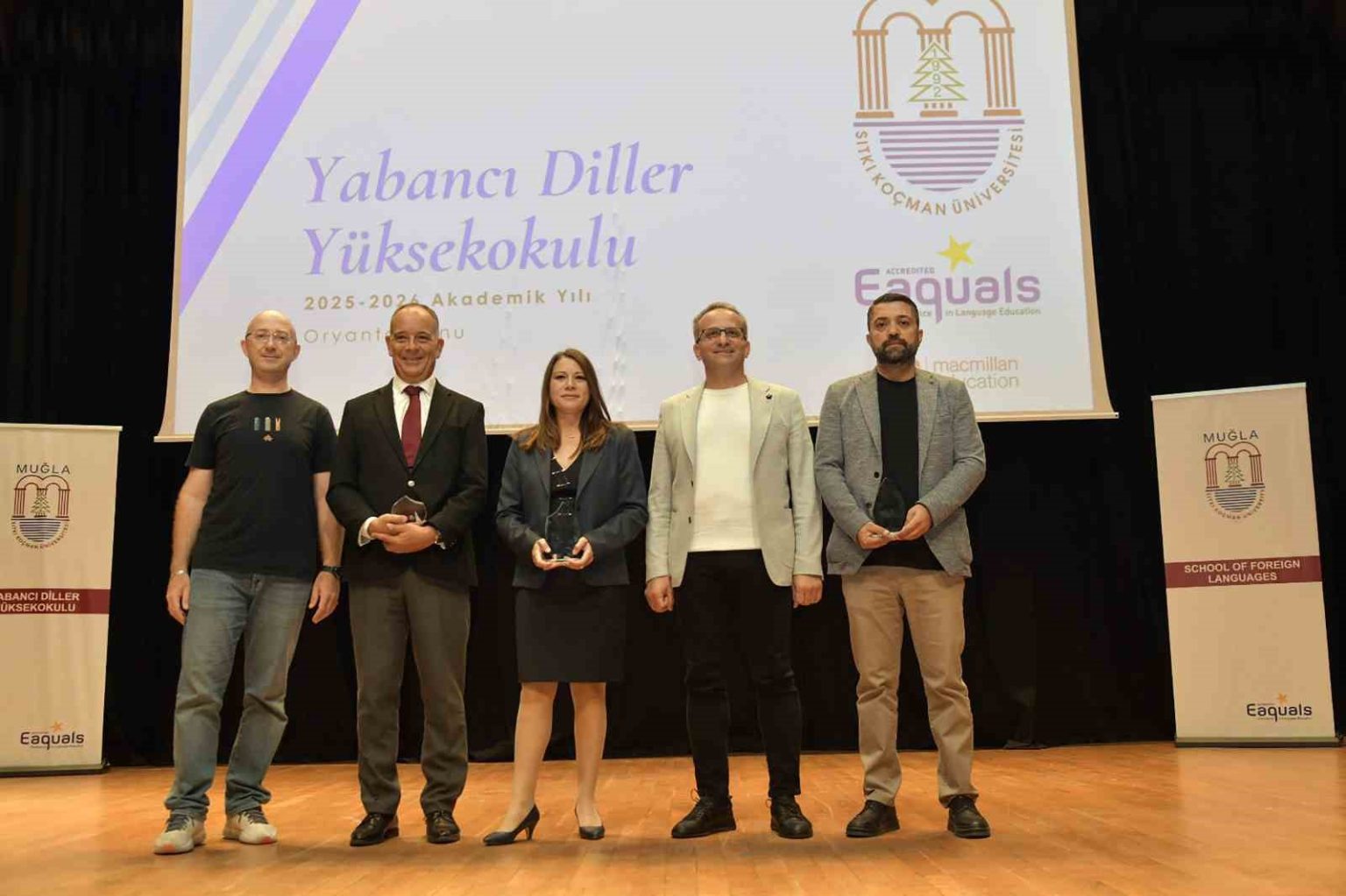 yabanci-diller-yuksekokulunda-cifte-program-oryantasyon-ve-akreditasyon-toreni
