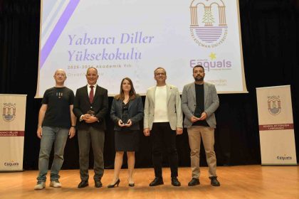 yabanci-diller-yuksekokulunda-cifte-program-oryantasyon-ve-akreditasyon-toreni