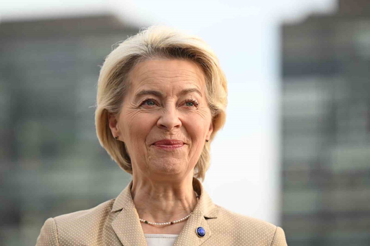 ab-komisyonu-baskani-ursula-von-der-leyen-hava-sahamiza-izinsiz-giren-savas-ucagini-dusurme-secenegi-masada