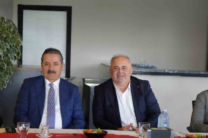 ak-parti-artvin-milletvekili-celik-siyaset-halkla-ic-ice-olmak-demektir