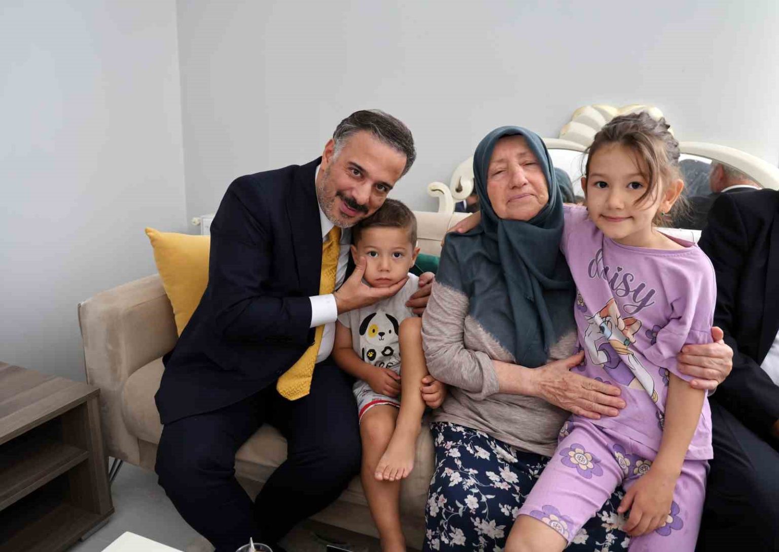 ak-parti-genel-merkez-siyasi-ve-hukuki-isler-baskan-yardimcisi-kemalletin-yilmaztekin-turkiye-yuzyili-bulusmalari-esasen-halkla-bulusma-istisare-hasbihal-meselesidir