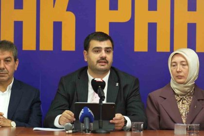 ak-parti-genel-sekreteri-inan-izmirde-bugun-toplanmayan-copleri-cop-daglarini-konusuyoruz