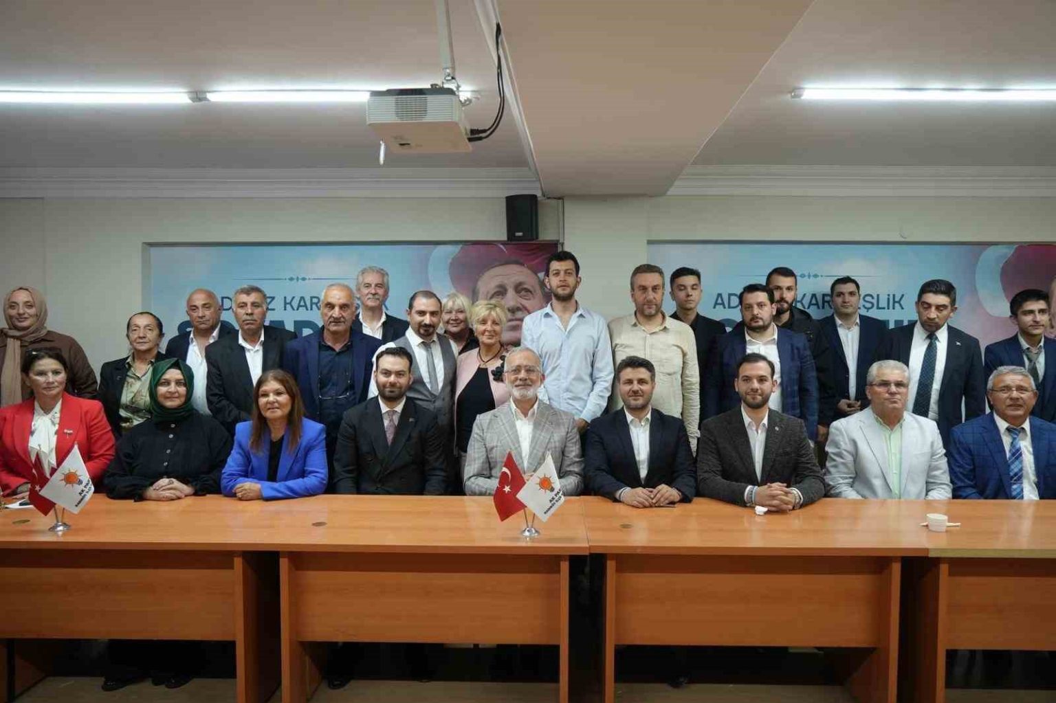ak-parti-grup-baskanvekili-bahadir-nahit-yenisehirlioglu-ak-parti-milletin-kurdugu-bir-partidir