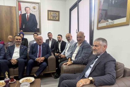 ak-parti-mersin-milletvekili-nureddin-nebati-avcilarda-vatandaslarla-bulustu