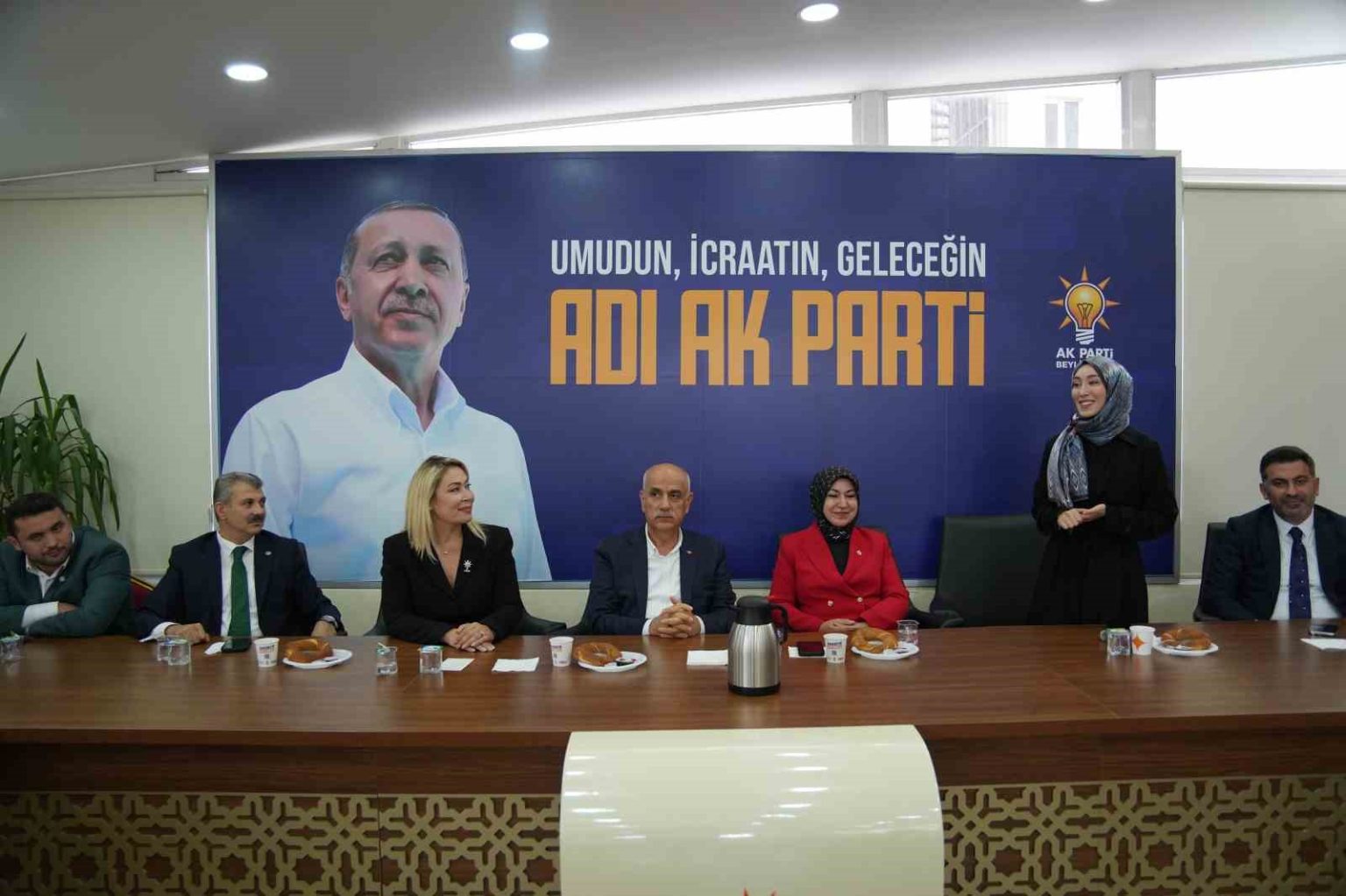 ak-partili-5-milletvekilinden-beylikduzu-cikarmasi