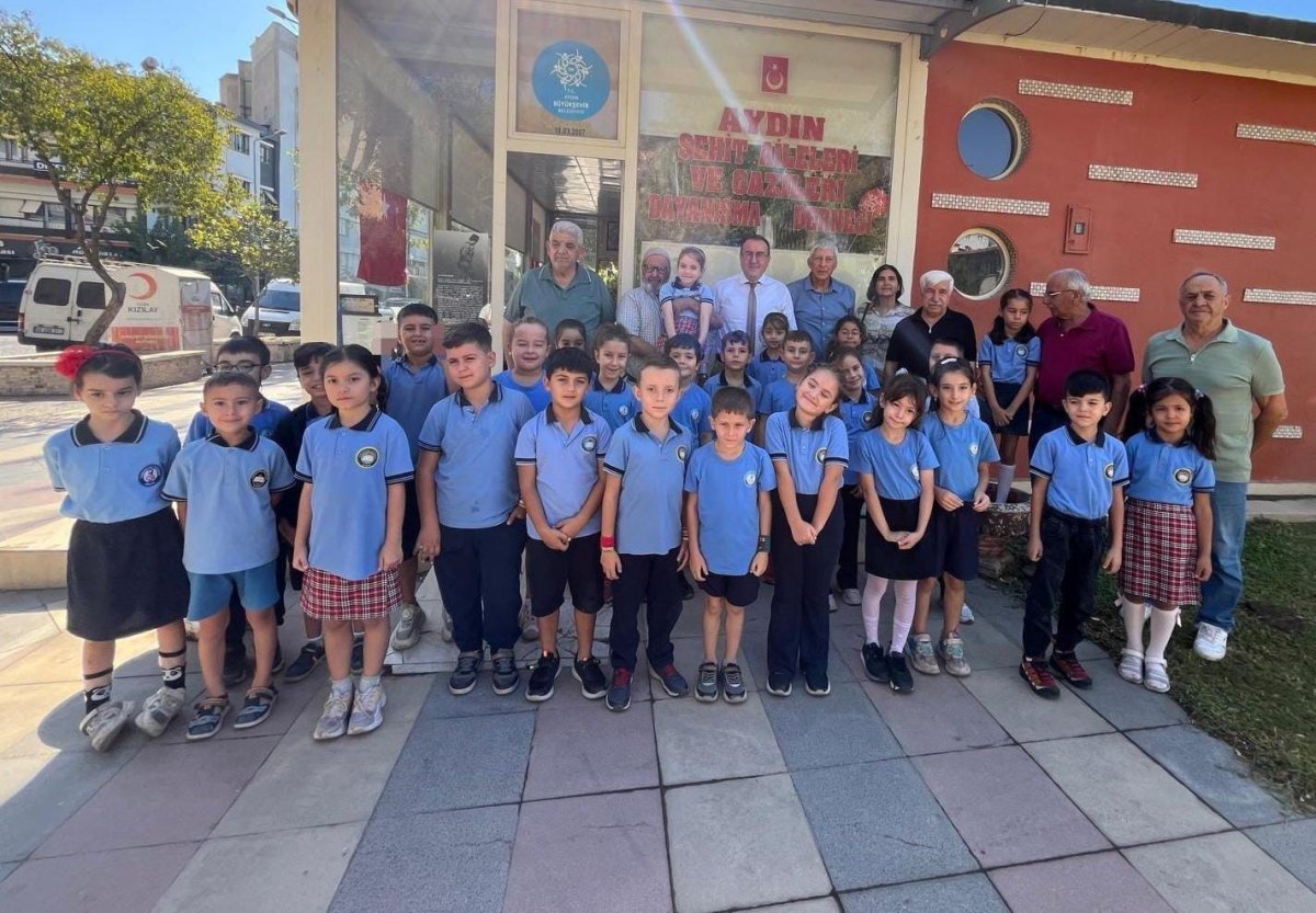 aydin-sehit-ve-gaziler-dernegi-ilkokul-ogrencilerini-agirladi