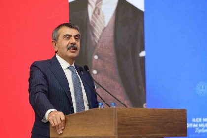 bakan-tekin-teror-orgutunun-egitimi-faaliyetleriyle-devleti-ele-gecirme-cabasi-acikca-asikar