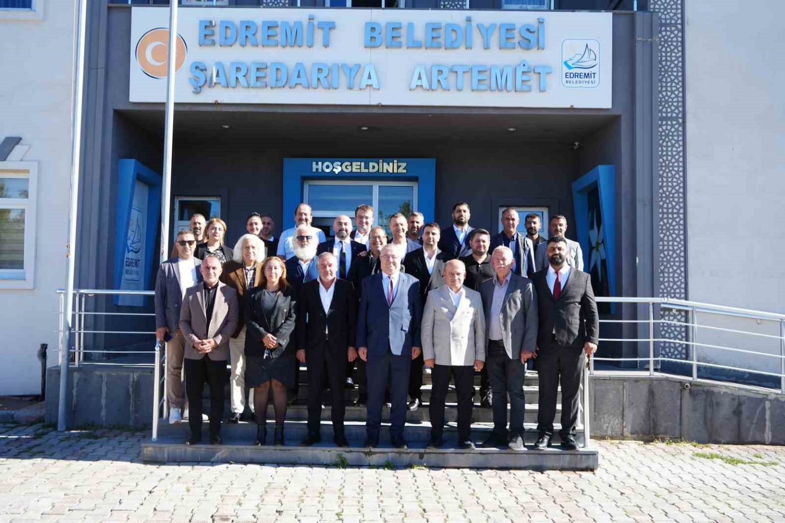 balikesir-edremit-heyetinden-van-edremite-kardeslik-ziyareti