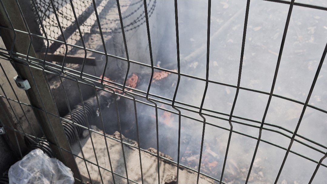 bayrampasa-metris-cezaevinin-yanindaki-otluk-alanda-korkutan-yangin