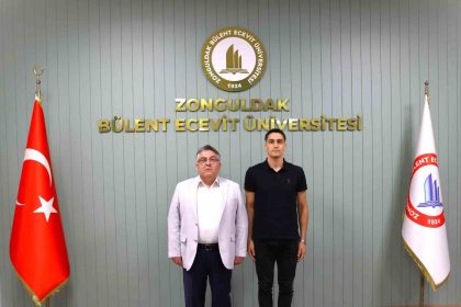 beunun-gururu-milli-sporcu-dogukan-kilciogludan-rektor-ozolcere-veda-ziyareti