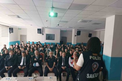 carsambada-lise-ogrencilerine-bagimlilikla-mucadele-semineri