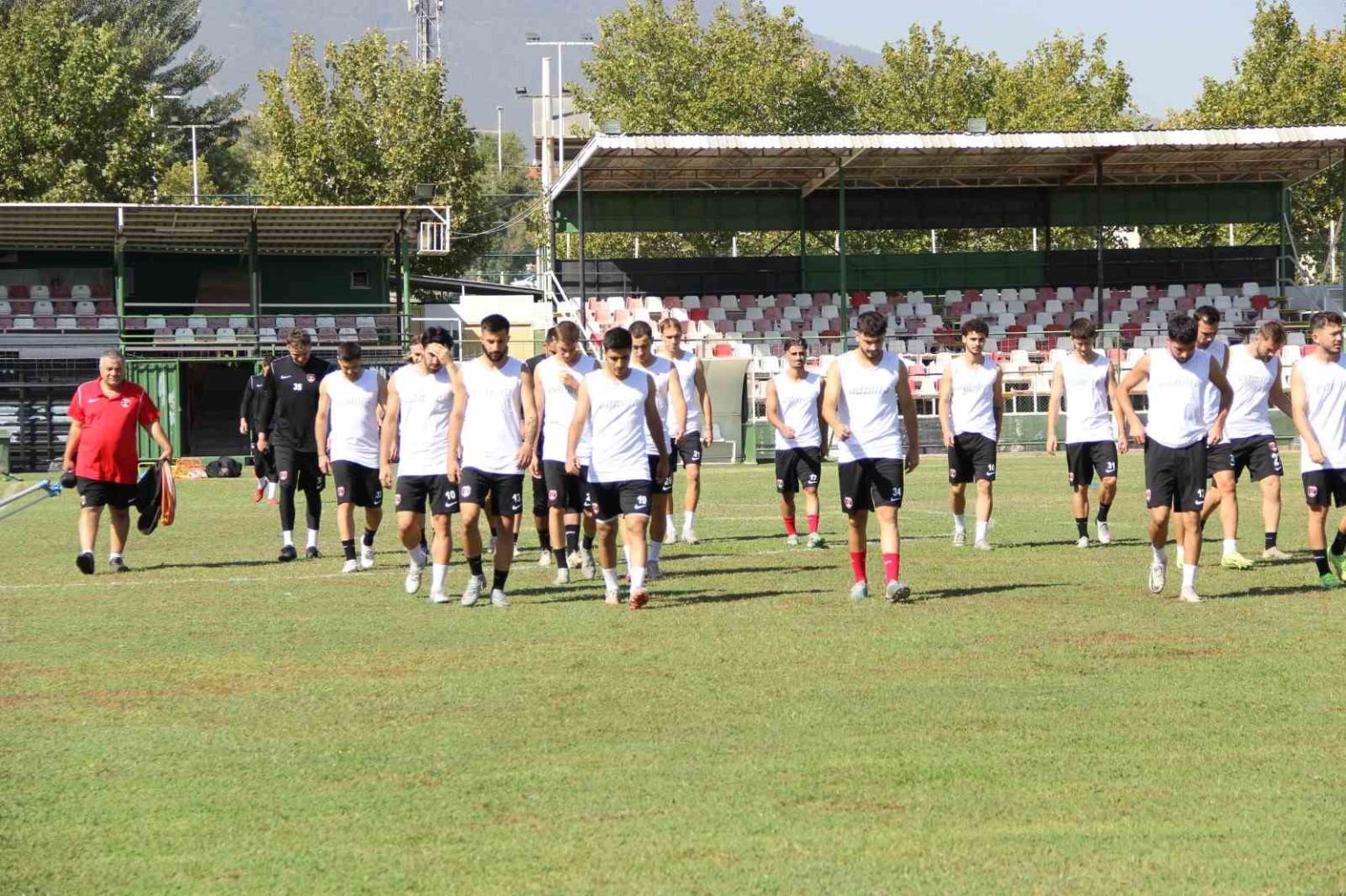 denizli-idmanyurdu-lider-usak-spor-ile-oynayacagi-macin-hazirliklarini-surduruyor