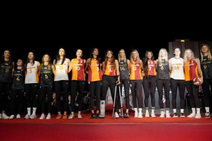 galatasaray-adasinda-forma-lansmani-gecesi