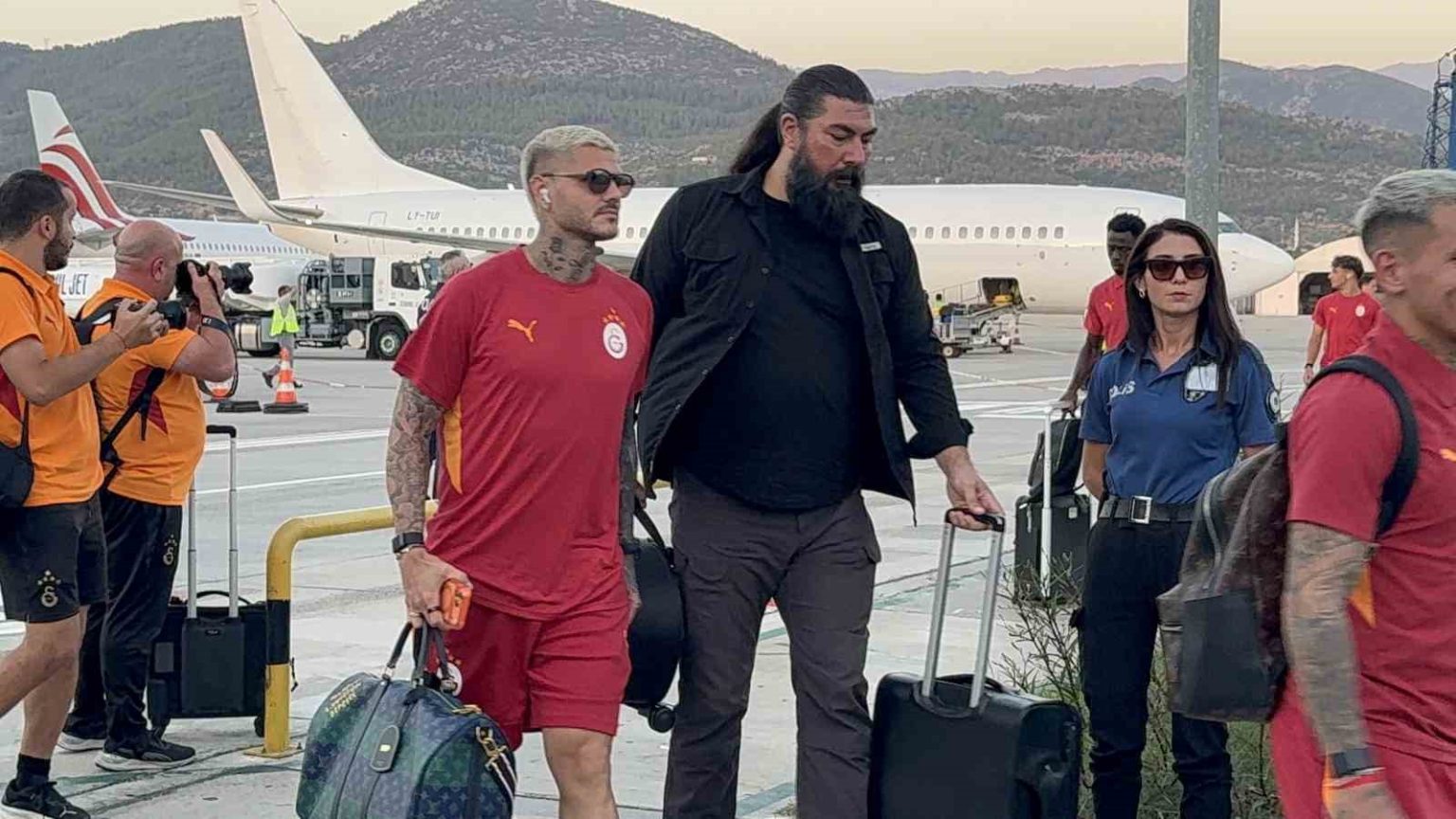 galatasaray-alanyaspor-maci-icin-antalyada