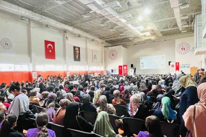 hakkaride-hazreti-peygamber-ve-aile-konferansi-duzenlendi