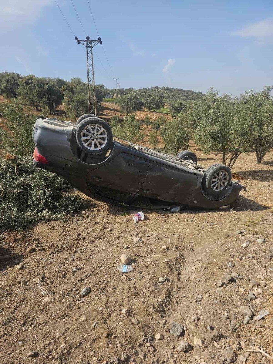 hatayda-zeytin-bahcesine-ucan-otomobildeki-3-kisi-yaralandi