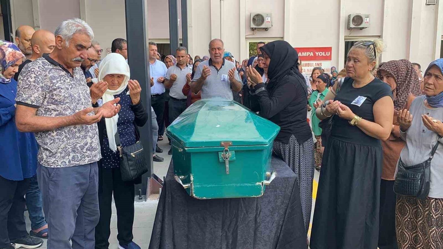 ikiz-annesi-hastane-personeli-hastaliga-yenik-dustu