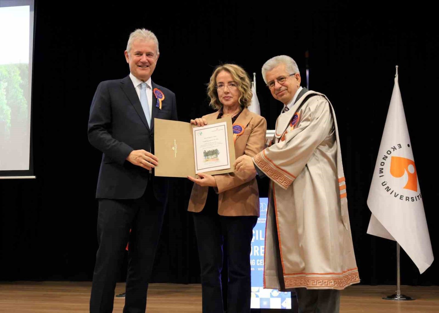 izmir-ekonomiden-yeni-doneme-merhaba