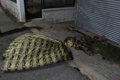 karamanda-3-katli-binada-cikan-yangin-korkuttu