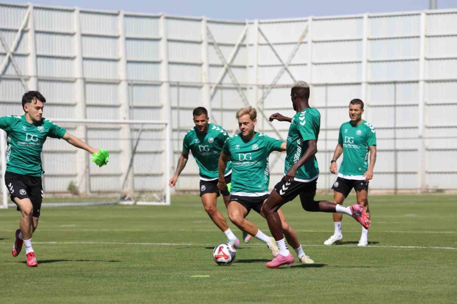 konyaspor-rams-basaksehir-macinin-hazirliklarini-surdurdu