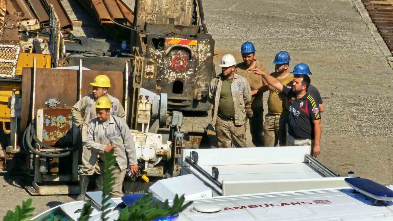 maden-ocaginda-gocuk-2-isciyi-kurtarma-calismasi-suruyor