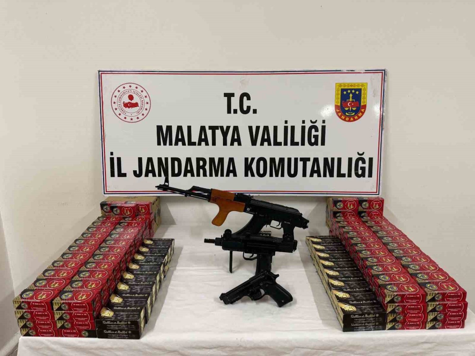 malatyada-kacakcilik-ve-uyusturucu-operasyonu-1-tutuklama