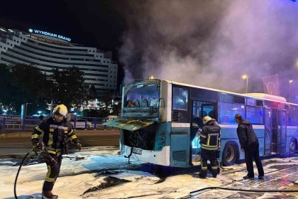 otobus-yanginina-polis-mudahalesi