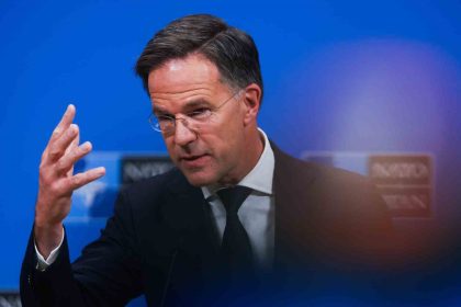 rutte-nato-ulkelerinin-hava-sahalarini-ihlal-eden-rus-hava-araclarini-vurabilecegini-acikladi