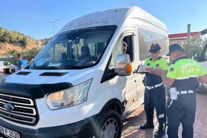 sokede-okul-servis-araclarina-siki-denetim