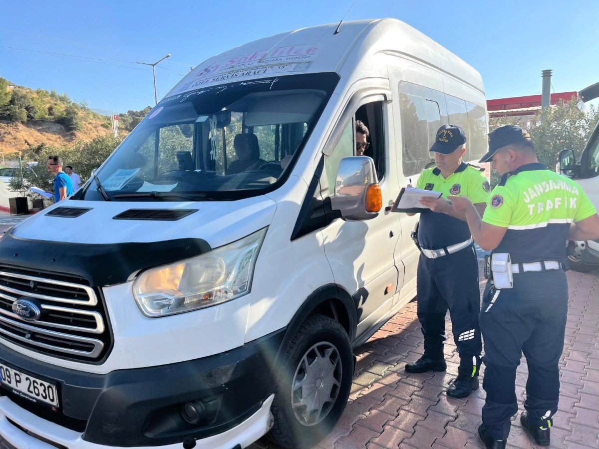 sokede-okul-servis-araclarina-siki-denetim