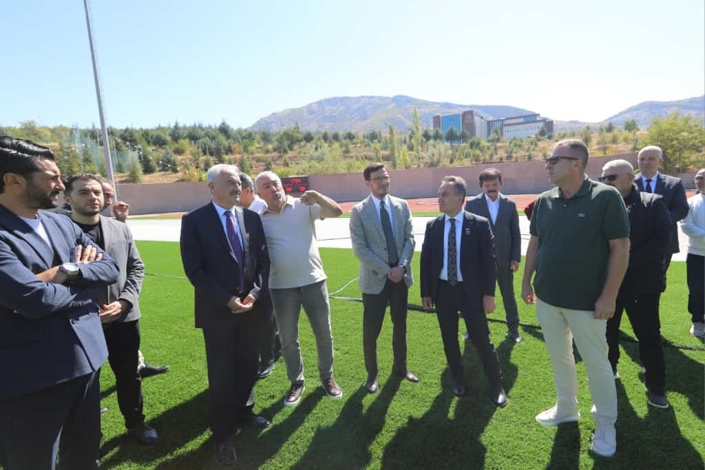 togu-futbol-sahasi-fifa-standartlarina-uygun-sekilde-yenilendi