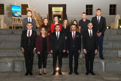 tuncelide-yilin-ahisi-kalfasi-ve-ciragina-odulleri-verildi