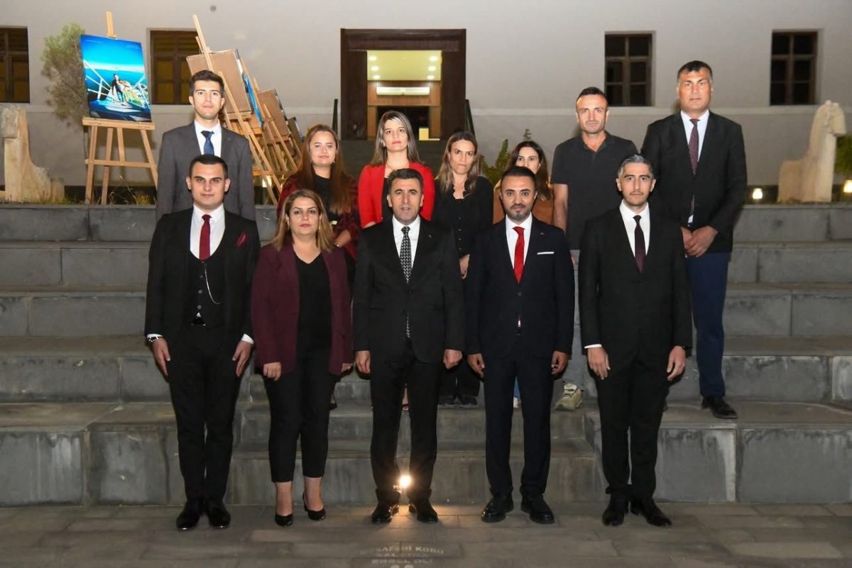 tuncelide-yilin-ahisi-kalfasi-ve-ciragina-odulleri-verildi
