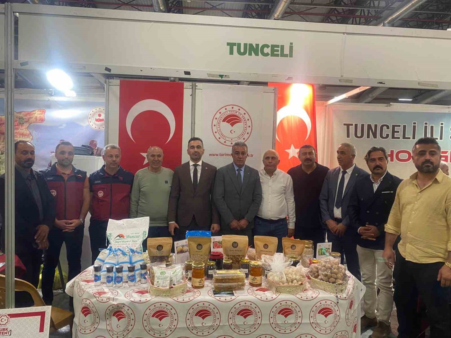 tuncelinin-yoresel-urunleri-elazigda-tanitildi
