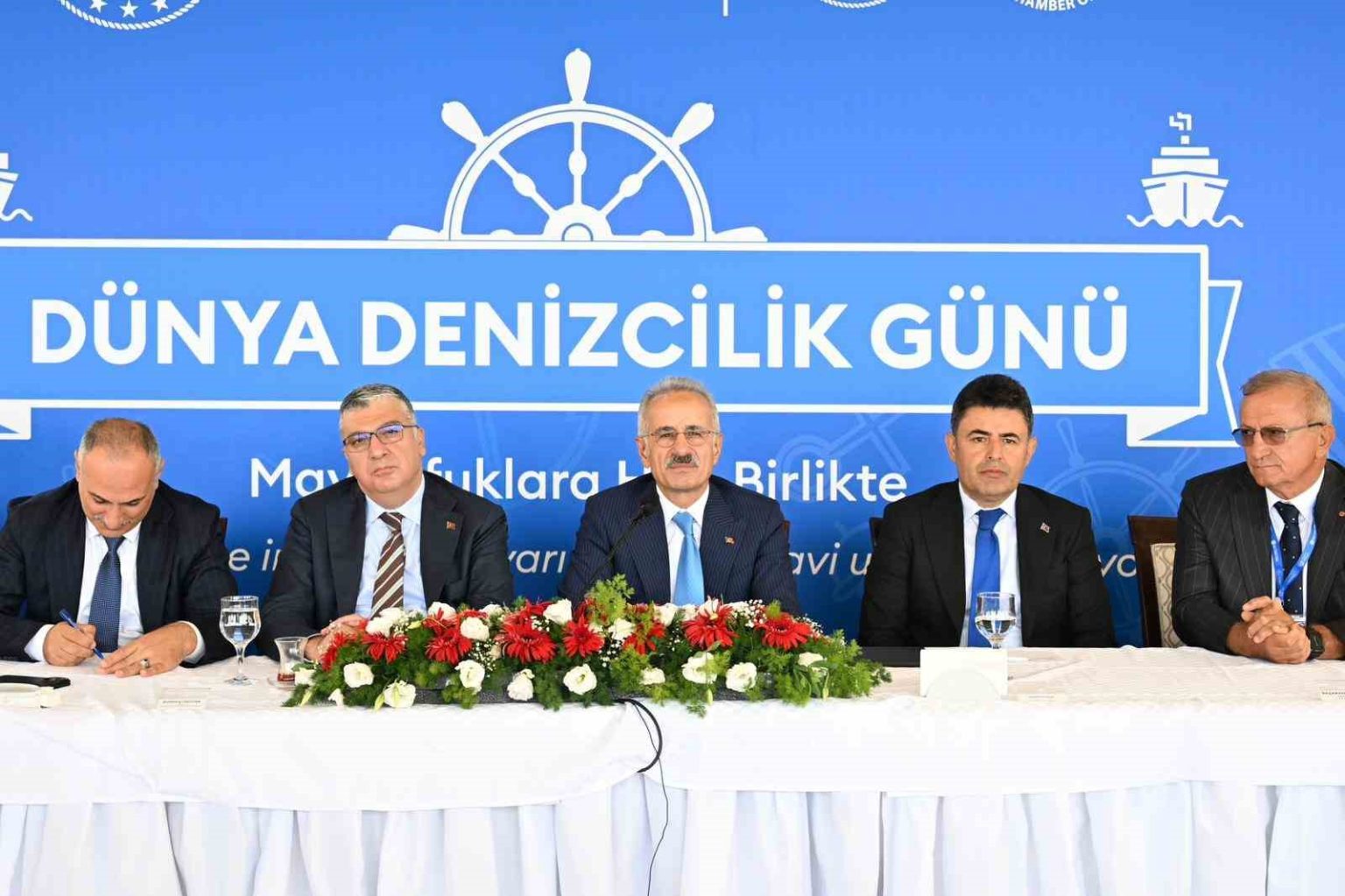 ulastirma-ve-altyapi-bakani-abdulkadir-uraloglu-turkiye-denizcilikte-ilk-10da