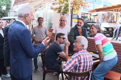 ulastirma-ve-altyapi-bakani-uraloglu-adalarda-esnafla-bulustu